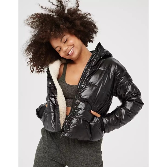 American Eagle Aerie Black Glossy Sherpa Lined Puffer Jacket NWT, Size M - Picture 1 of 11